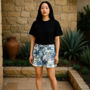 Fashion Nova Size 7 Short White Blue Floral Shorts